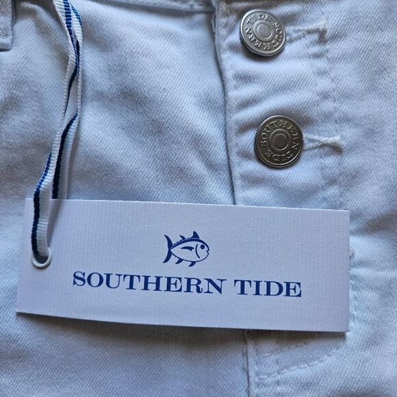 SOUTHERN TIDE -Hay`s white Denim Distressed Folded Raw Hem Jean Short - Picture 5 of 7